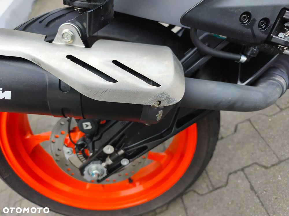KTM RC 125 - 33