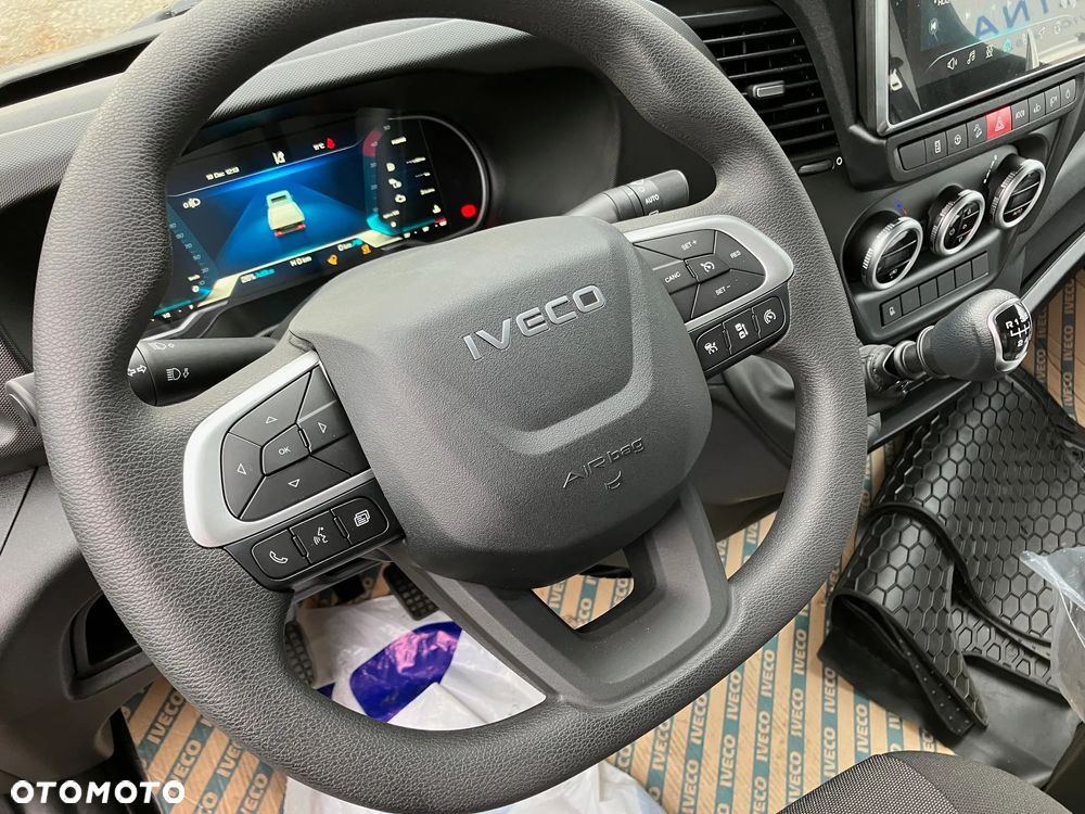 Iveco 3.0 Daily 35C18 kontener winda hak 25r Navi - 12