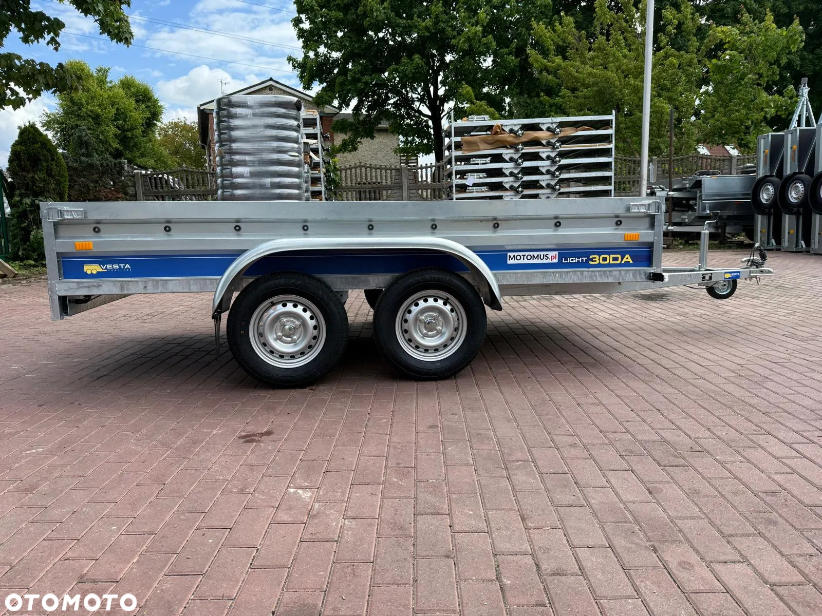Inny Przyczepa VESTA LIGHT TANDEM 30DA 300x150x37 cm 2 osie DMC 750 kg WYSOKIE BURTY spawana rama Wrocław MOTOMUS - 6