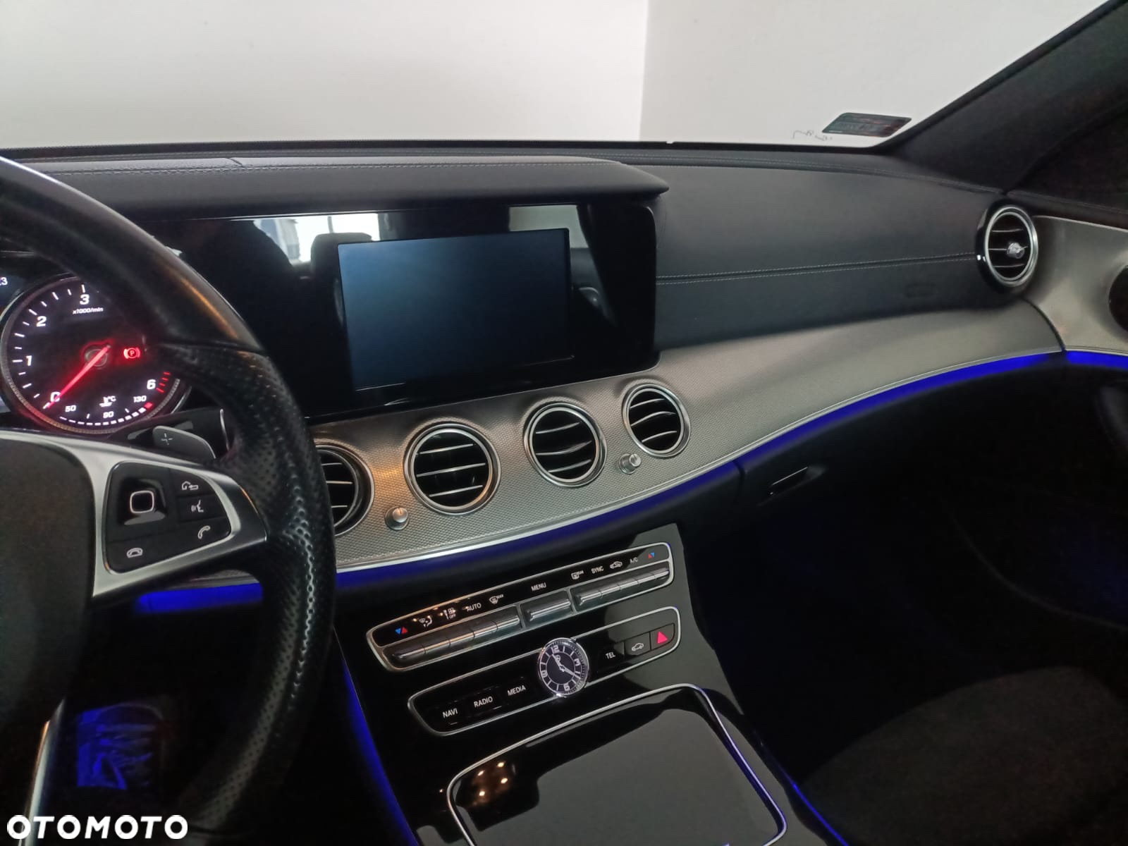 Mercedes-Benz Klasa E 220 d 9G-TRONIC - 8