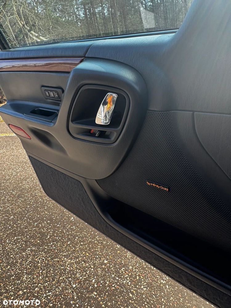 Jeep Grand Cherokee - 12