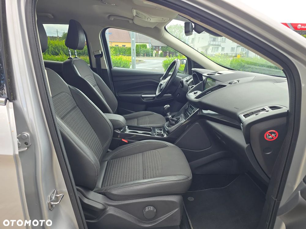 Ford Kuga 2.0 TDCi 4x2 Titanium - 8