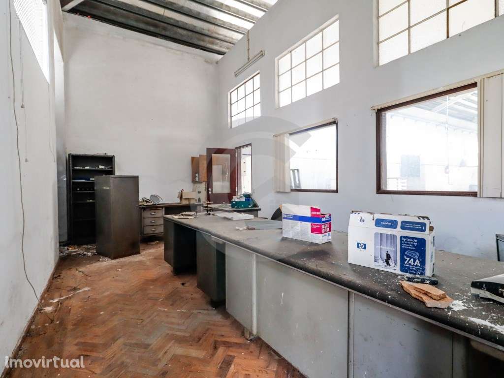 Armazéns no Malhou - IMÓVEL COM BAIXA DE PREÇO - Grande imagem: 3/7