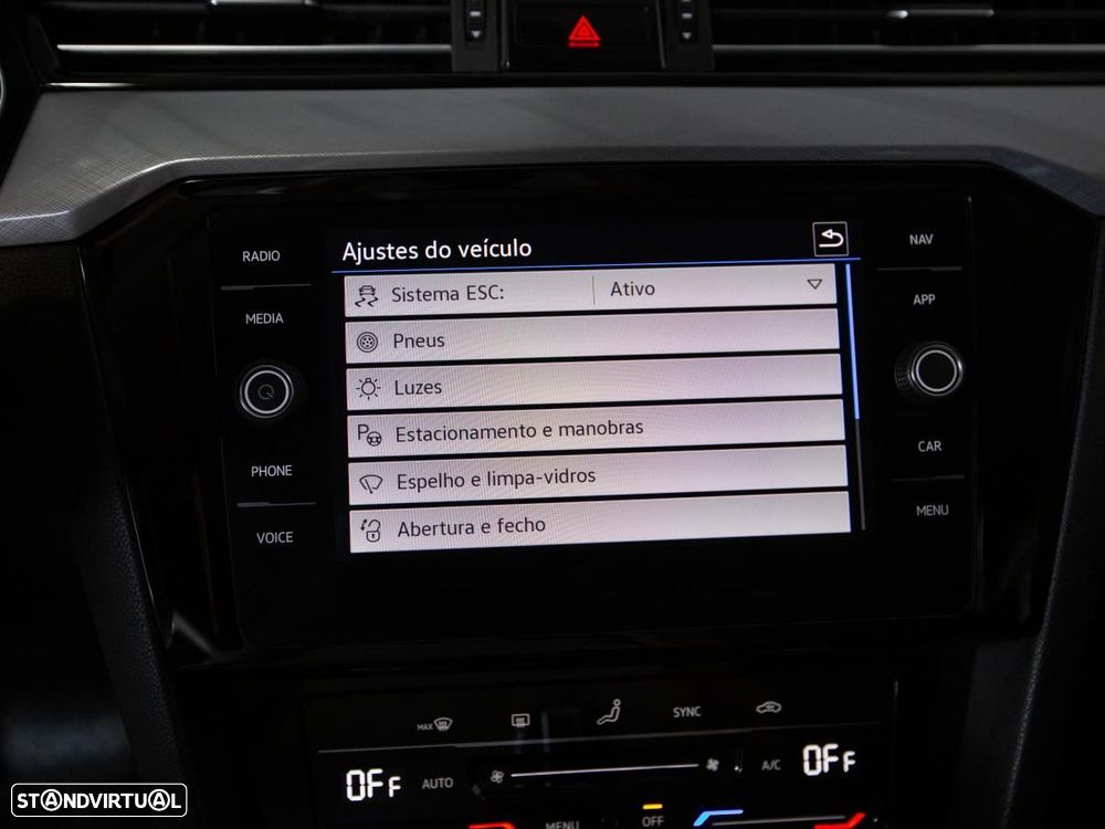 VW Passat Variant 2.0 TDi Business DSG - 23