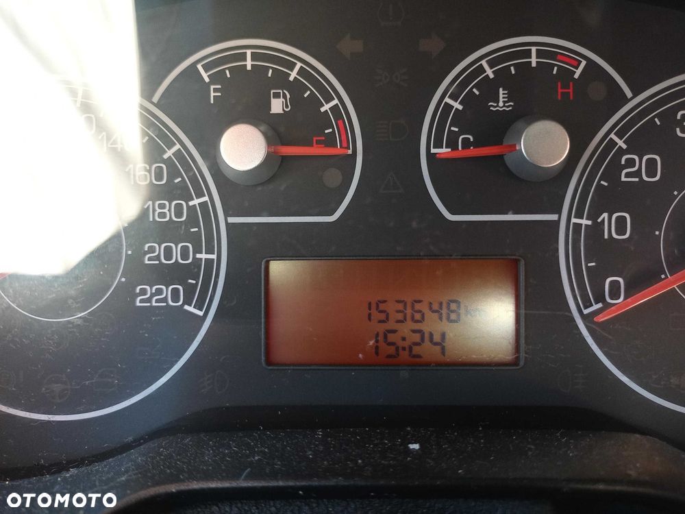 Fiat Grande Punto - 8