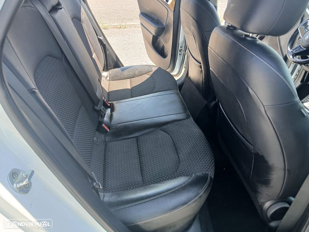 Kia Ceed 1.6 CRDi MHEV Urban - 11