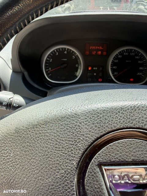 Dacia Duster 1.5 dCi 4x4 Laureate - 3