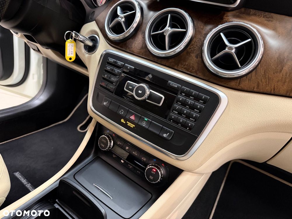 Mercedes-Benz GLA 250 7G-DCT SCORE - 28