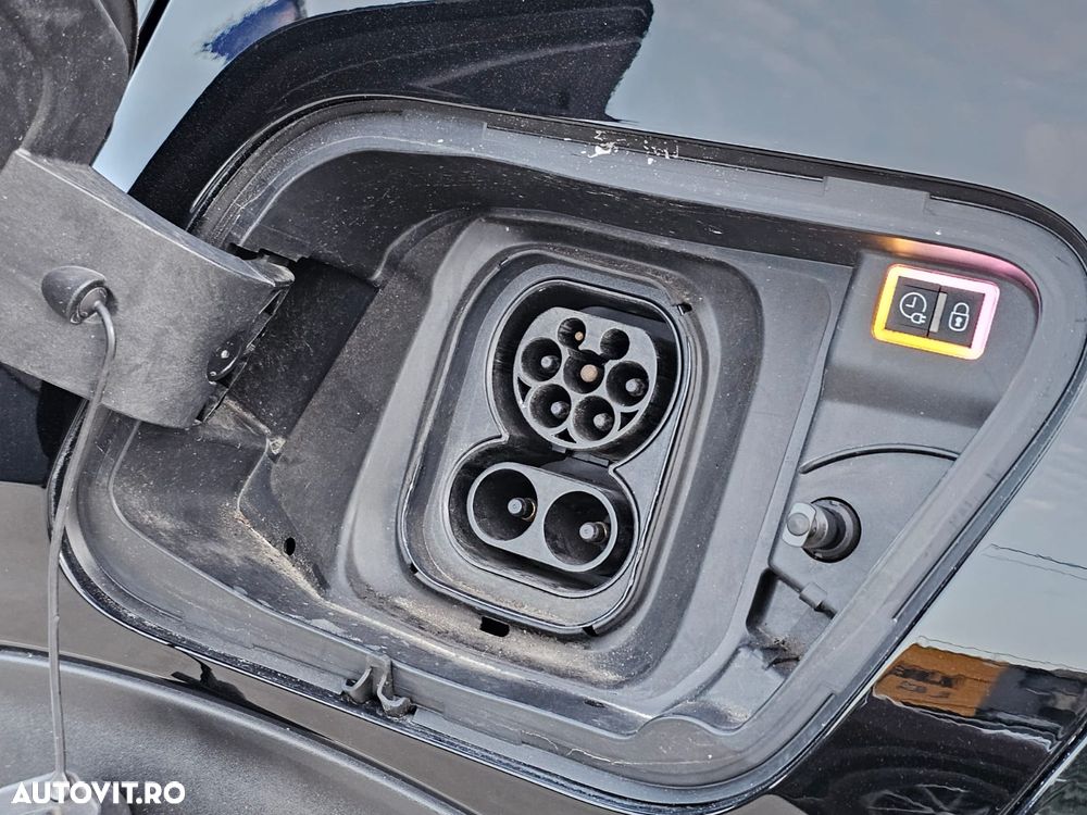 Peugeot 2008 e-2008 GT Line - 38