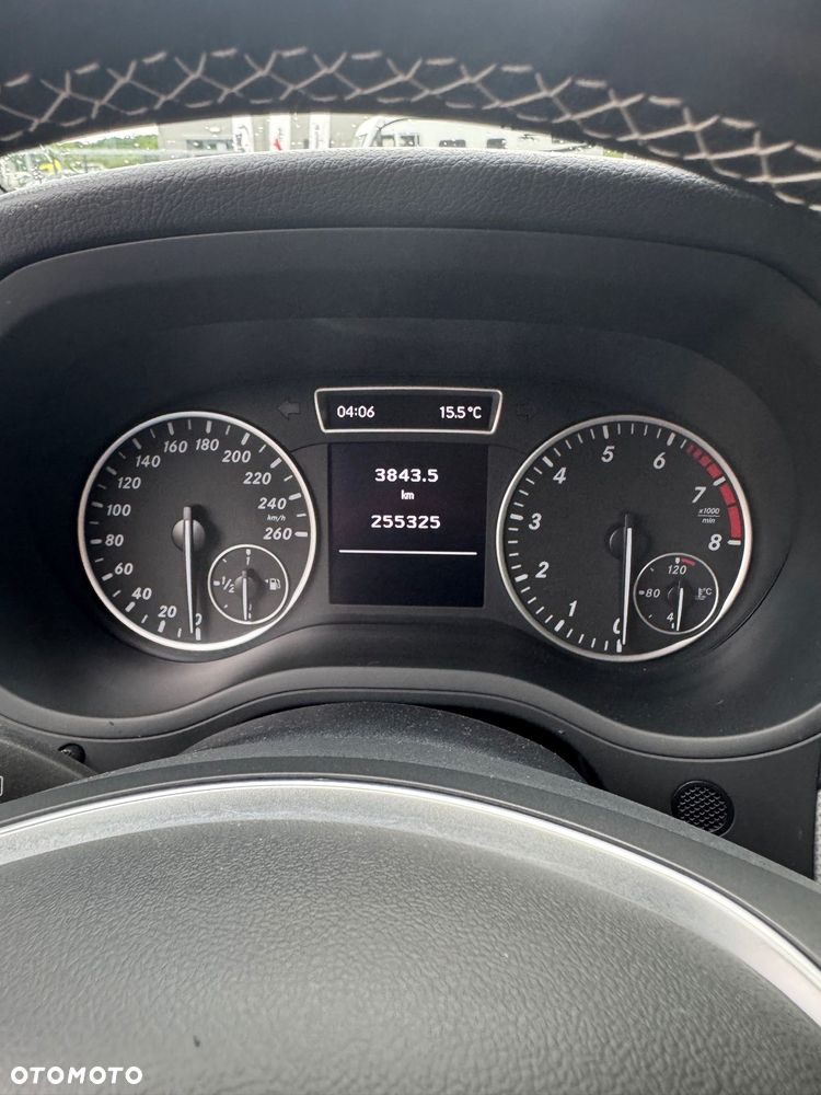 Mercedes-Benz Klasa B 180 Peak Edition - 20