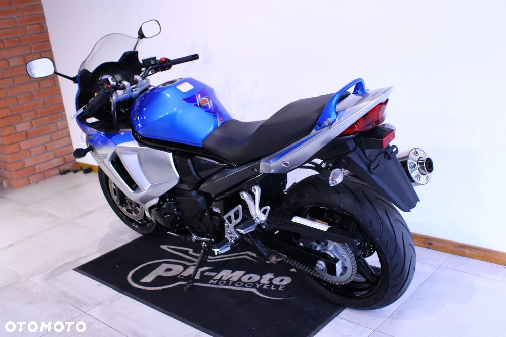 Suzuki GSX - 7
