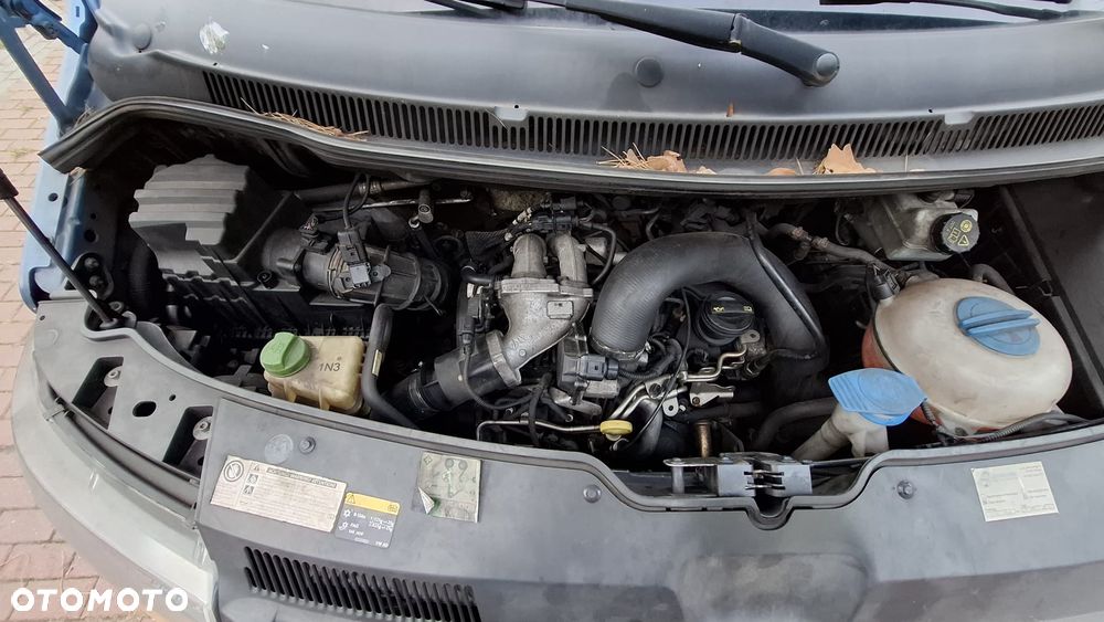 Volkswagen Caravelle - 28