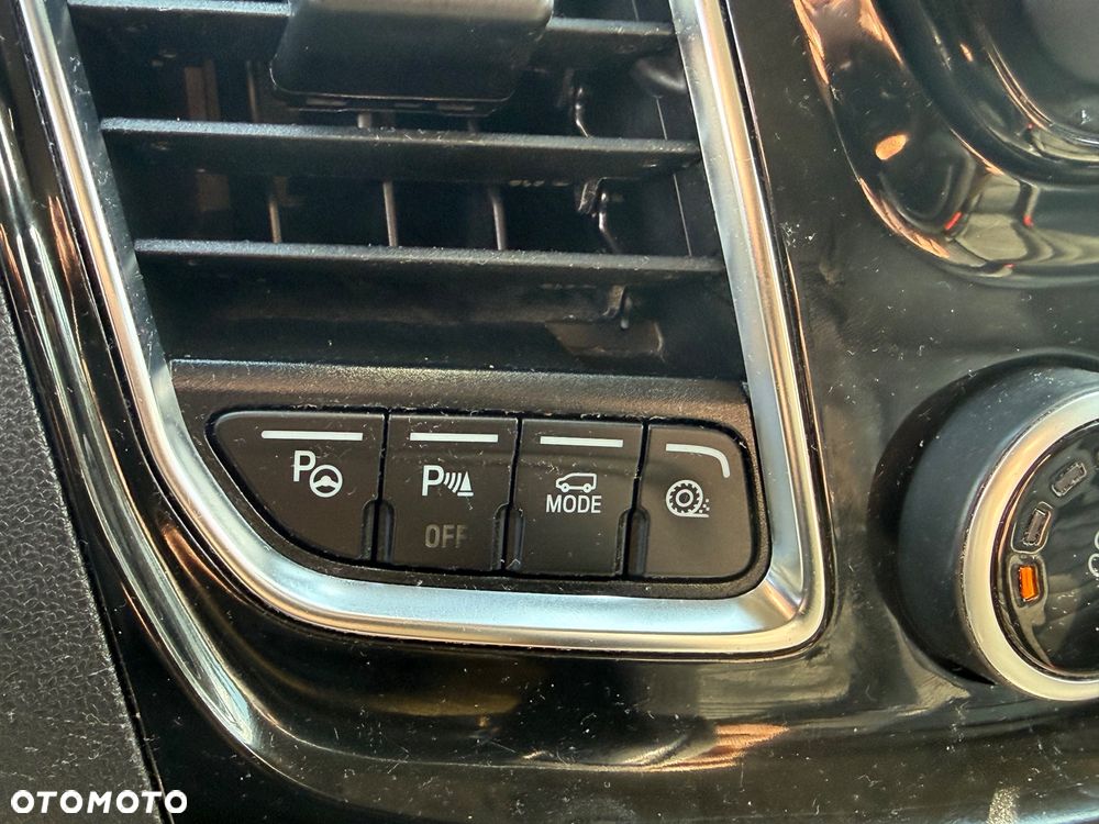 Ford Tourneo Custom 320 L2H1 VA Autm Titanium X - 20