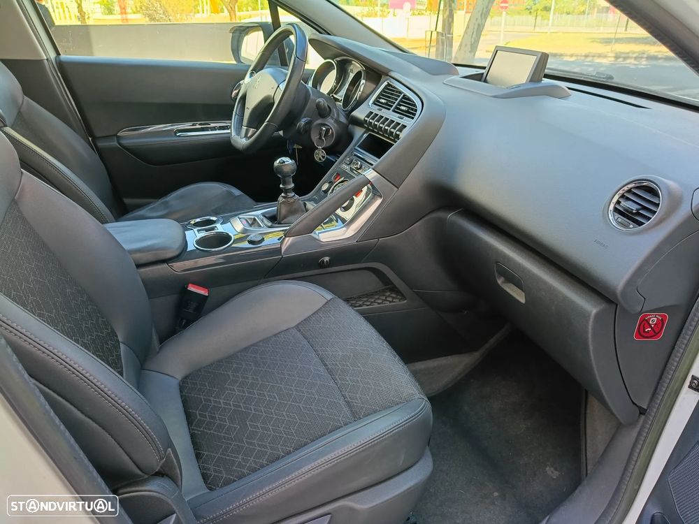 Peugeot 3008 1.6 HDi Allure - 5