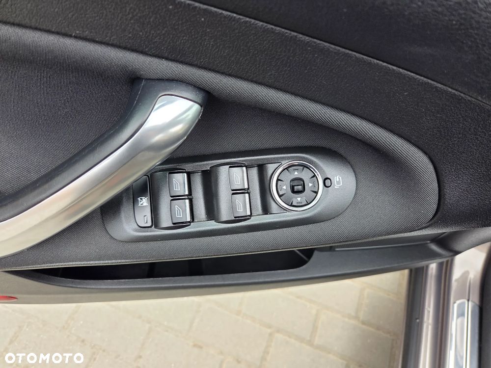 Ford Mondeo 2.0 TDCi Titanium X - 27
