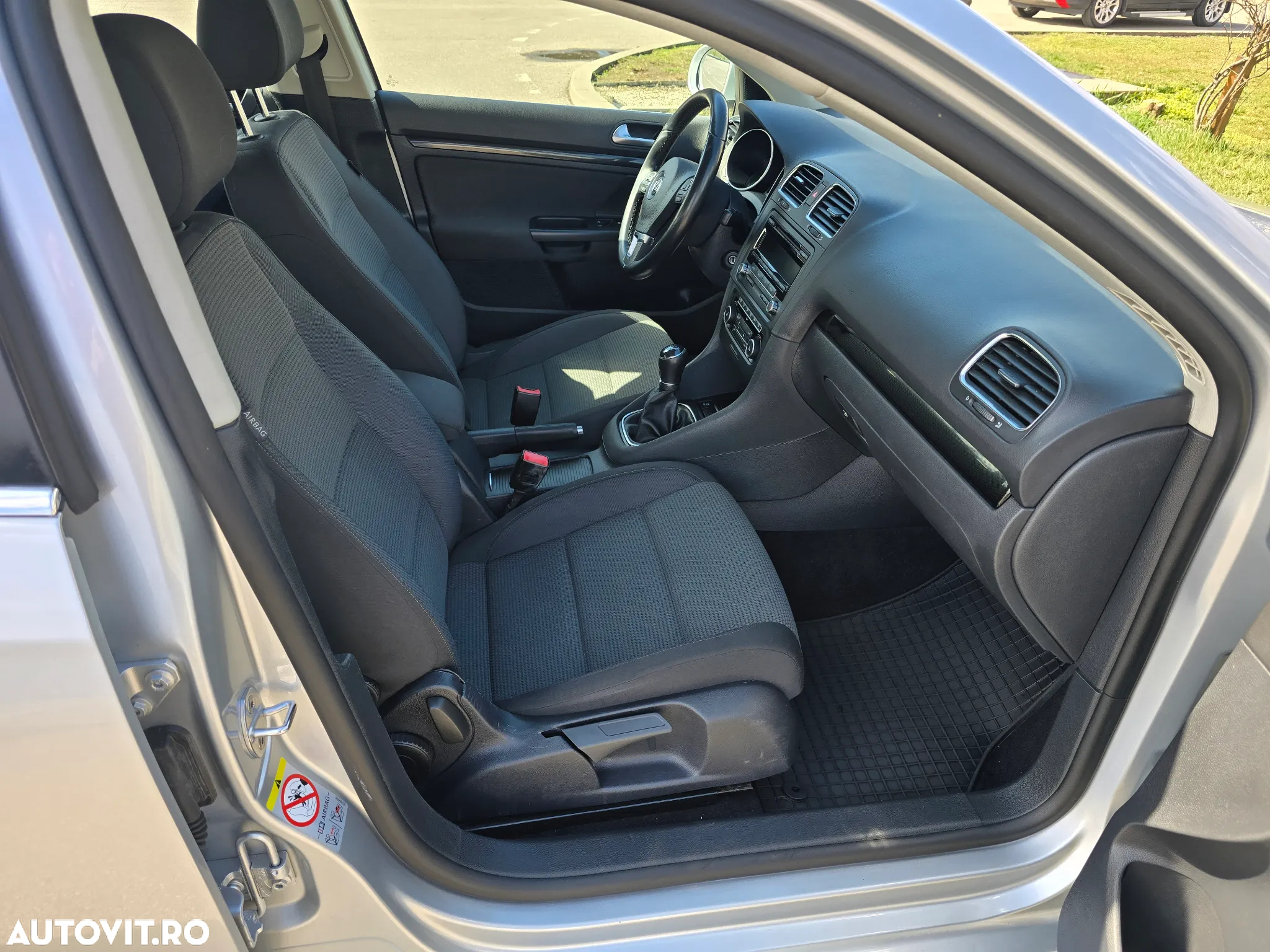 Volkswagen Golf - 6
