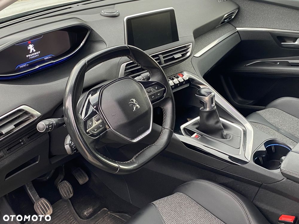 Peugeot 3008 1.5 BlueHDi Allure S&S - 26