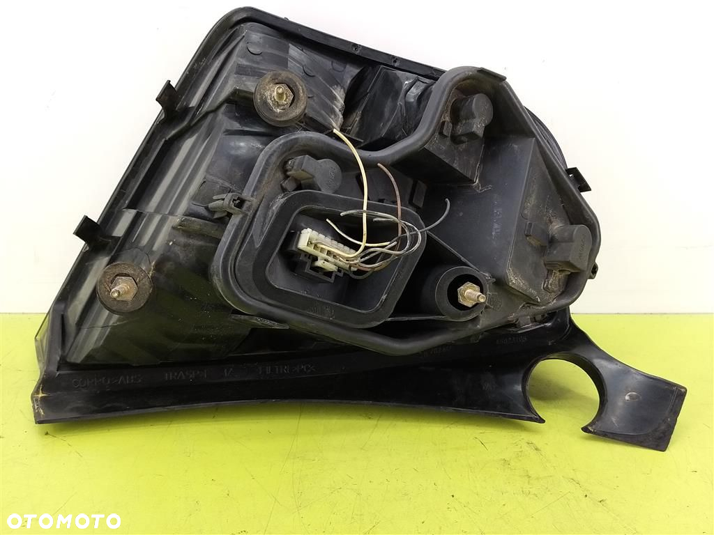 Lampa prawa tylna tył Fiat Stilo 2001-2007 46823805 3 DRZWI ORYGINAŁ EUROPA - 5