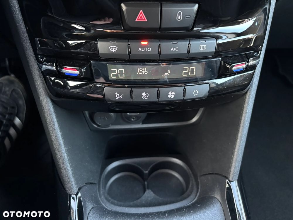 Peugeot 2008 1.6 BlueHDi Allure - 23