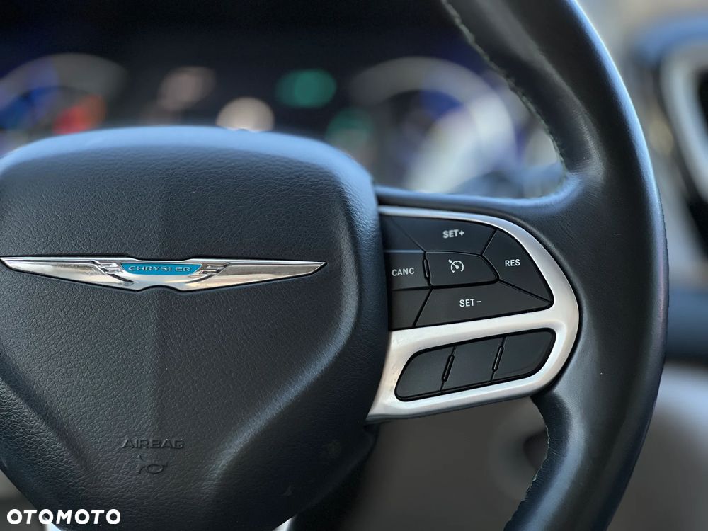 Chrysler Pacifica - 21