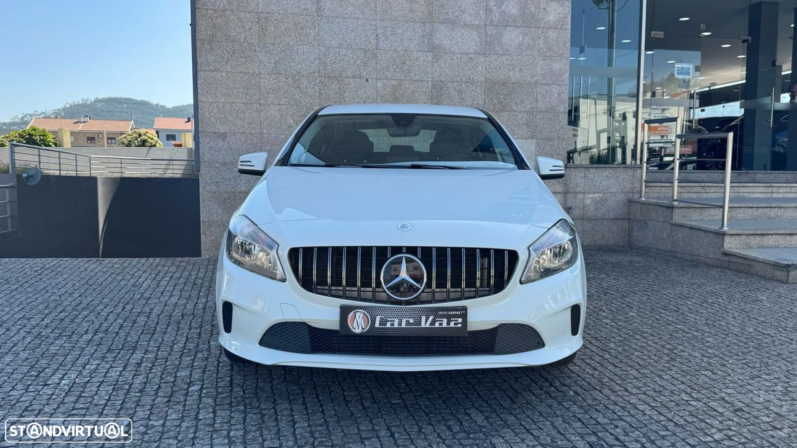 Mercedes-Benz A 180 CDI (BlueEFFICIENCY) Urban - 2
