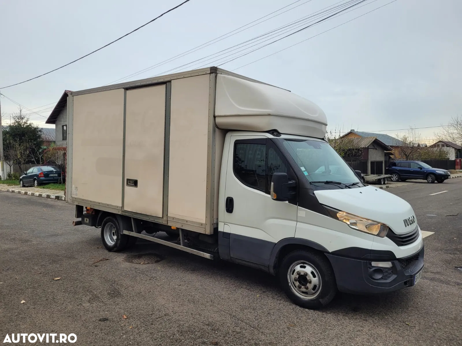 Iveco Daily 35-150 box si lift, cat B, box 8 Europlateti, motorizare 3.0l, finantare leasing - 2