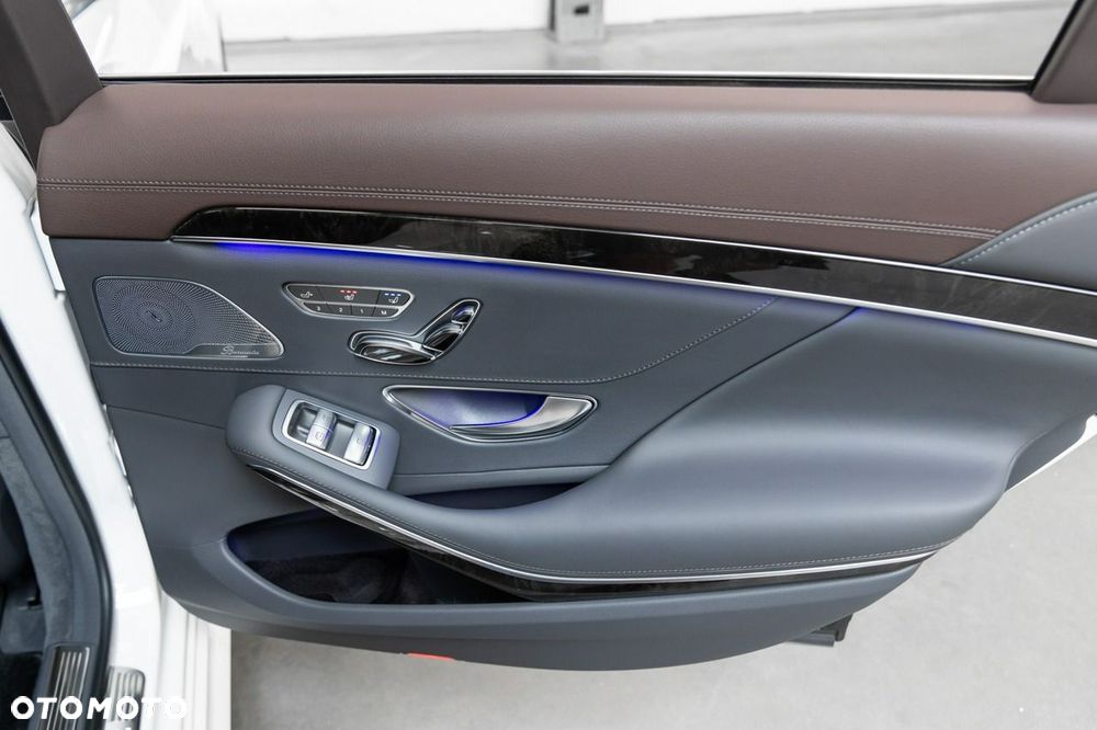 Mercedes-Benz Klasa S 560 4-Matic L 9G-TRONIC - 34