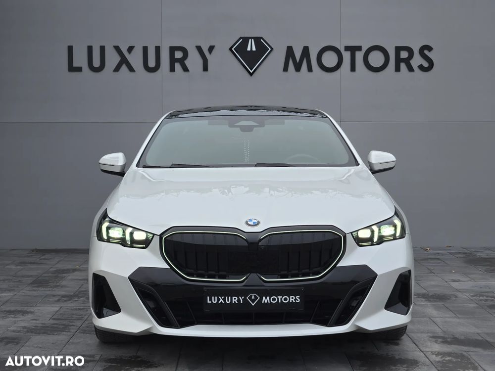 BMW Seria 5 520i Aut. M Sport Edition - 3