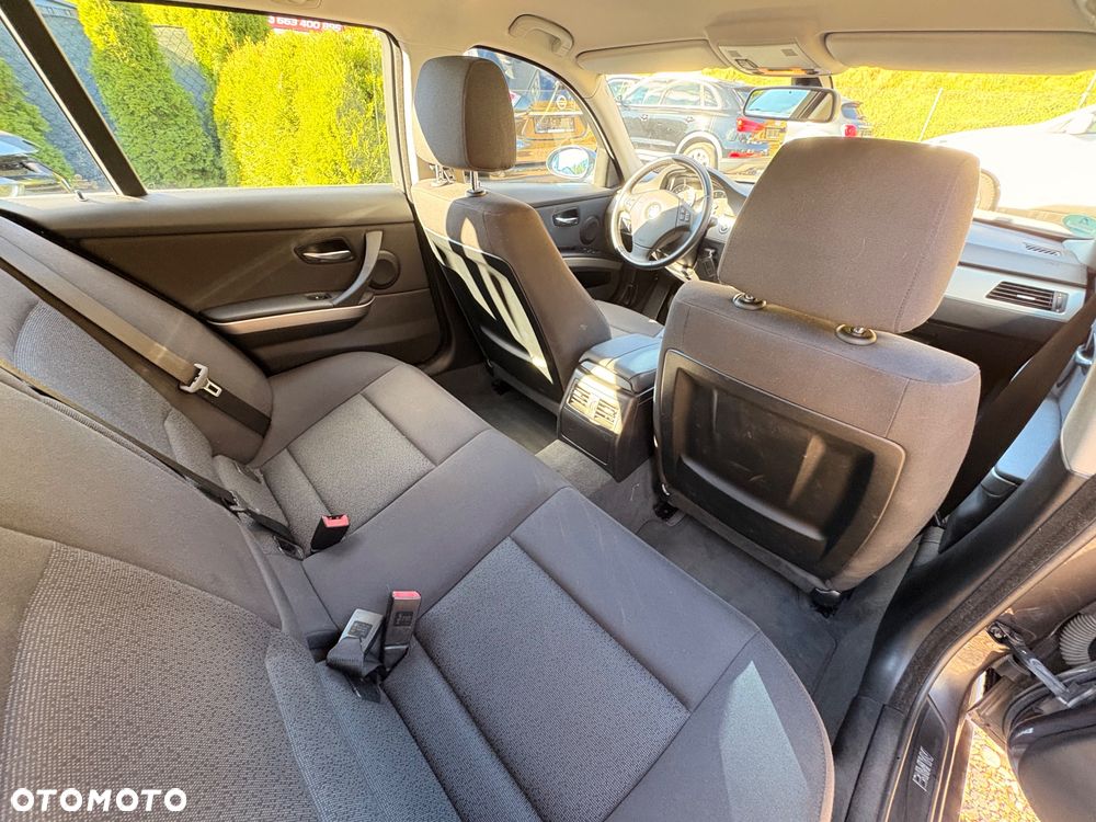 BMW Seria 3 318i - 22
