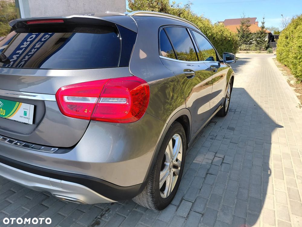 Mercedes-Benz GLA - 13
