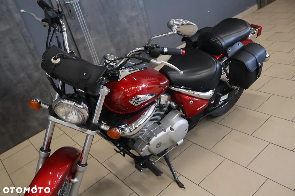Suzuki Intruder - 14