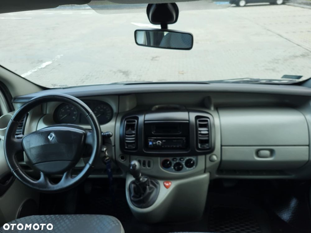 Renault Trafic - 16