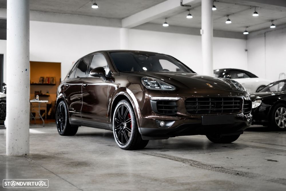Porsche Cayenne S - 1