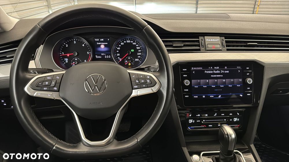 Volkswagen Passat - 15