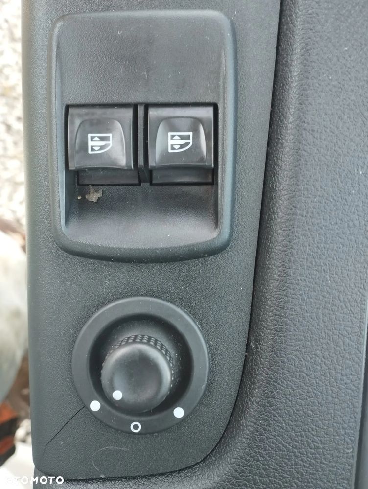 Renault Trafic Chłodnia 125KM 2 zasilania chłodni - 20