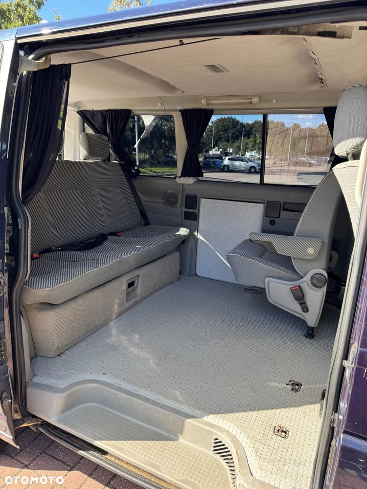 Volkswagen Multivan - 8