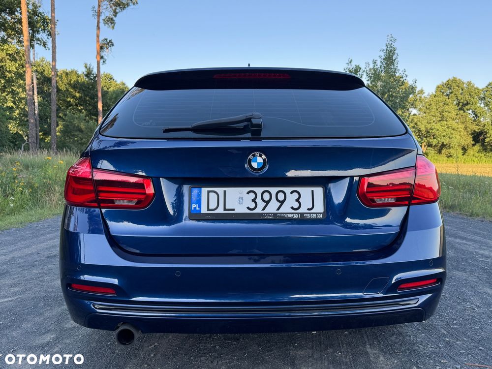 BMW Seria 3 318d Sport Line - 8