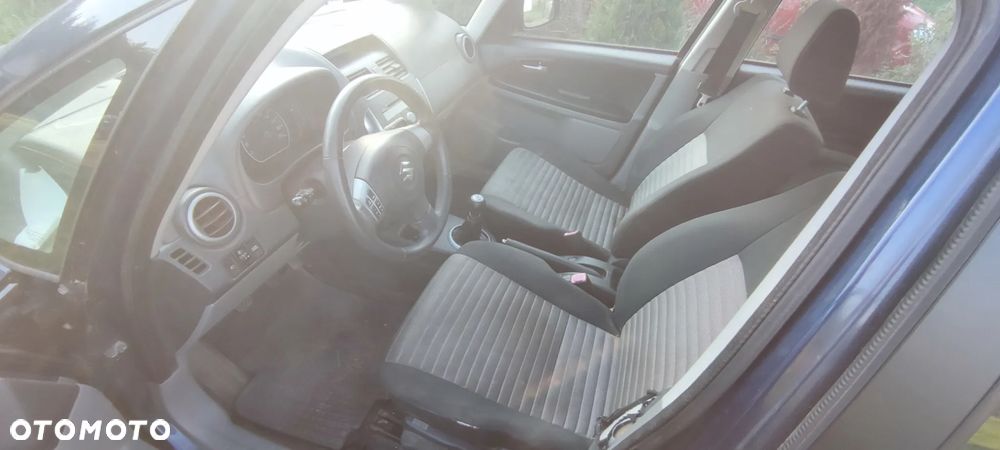 Suzuki SX4 - 8