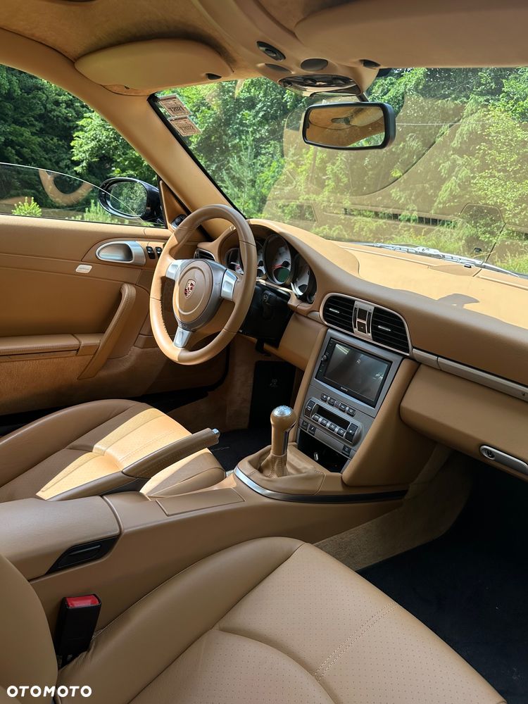 Porsche 911 Carrera 4S - 4