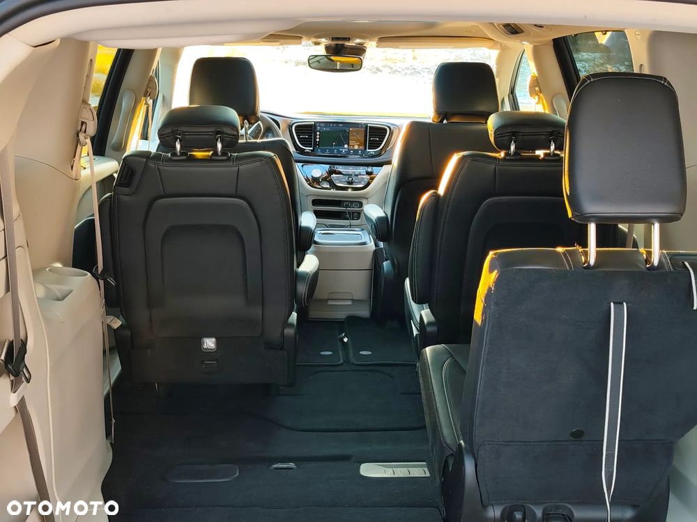 Chrysler Pacifica - 15