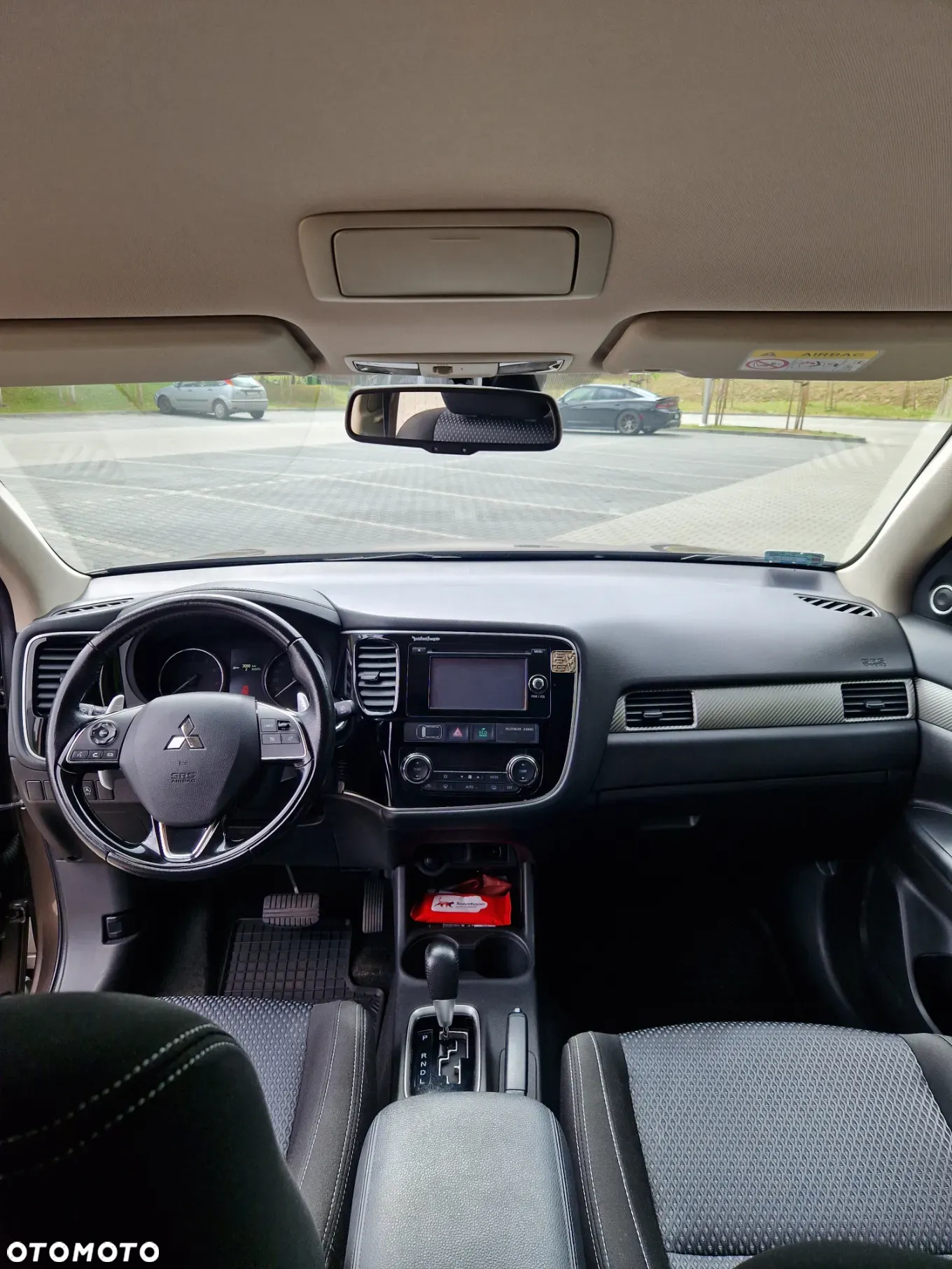 Mitsubishi Outlander 2.0 Instyle + 4WD CVT - 9