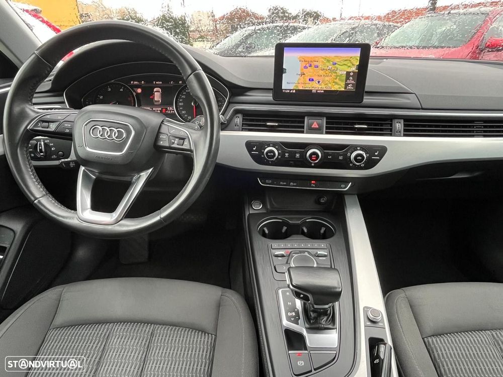 Audi A4 Avant 2.0 TDI Advance S tronic - 9