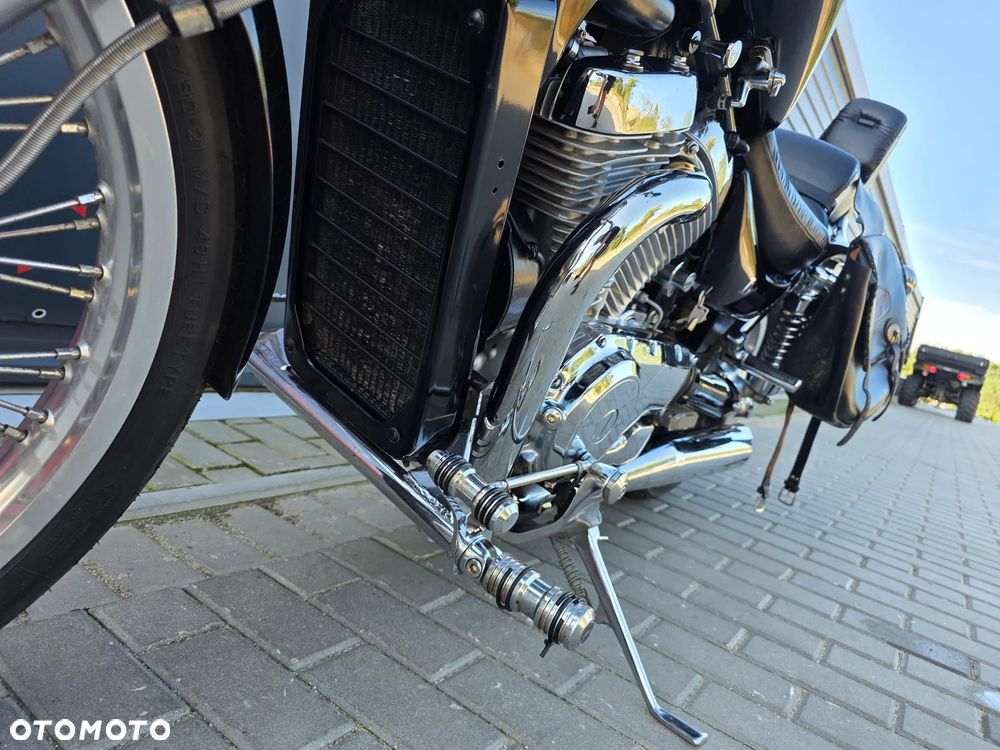 Suzuki Intruder - 14