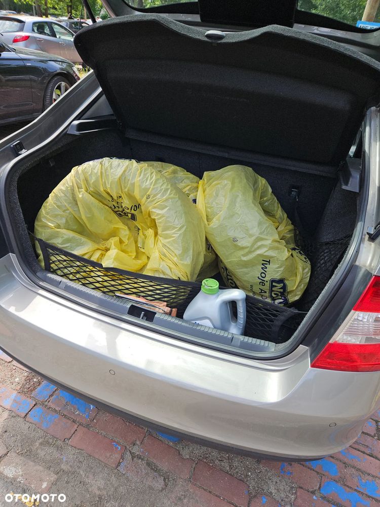 Skoda RAPID 1.2 TSI Ambition - 4