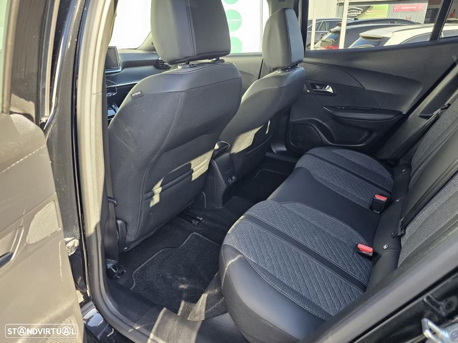 Peugeot 2008 1.2 Hybrid Allure e-DCS6 - 19