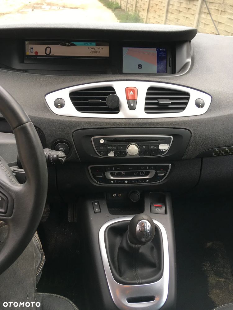 Renault Grand Scenic - 10