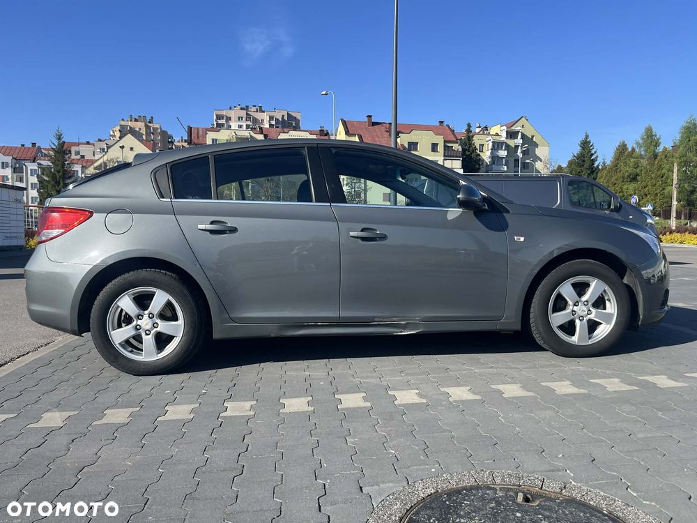 Chevrolet Cruze 1.6 LT - 15