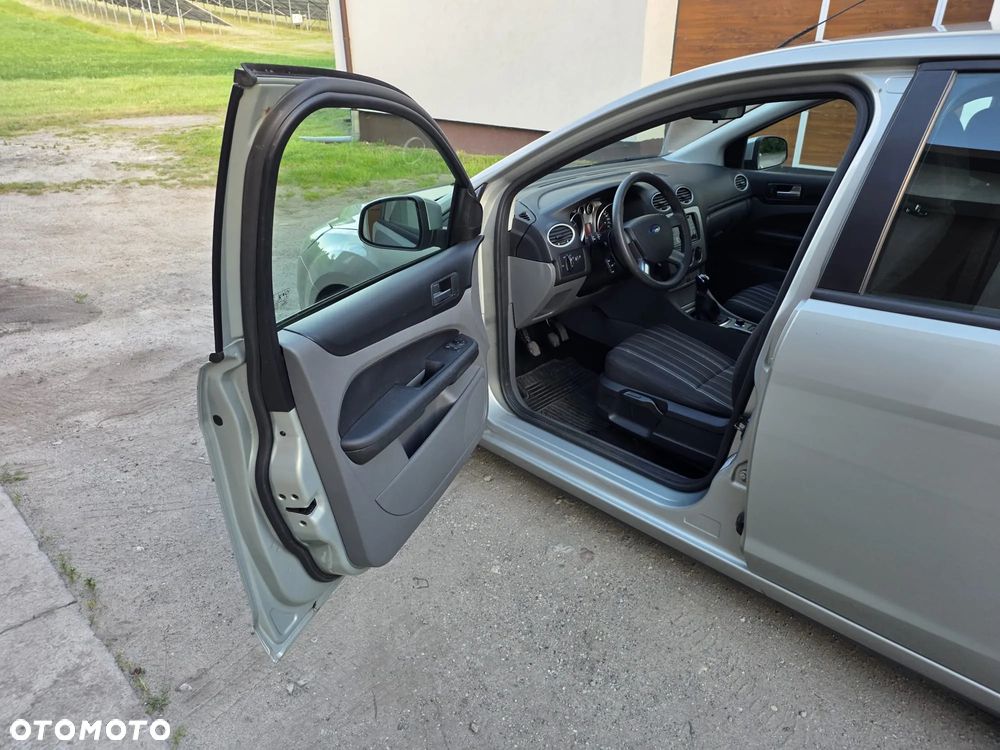Ford Focus 1.6 16V Style - 7