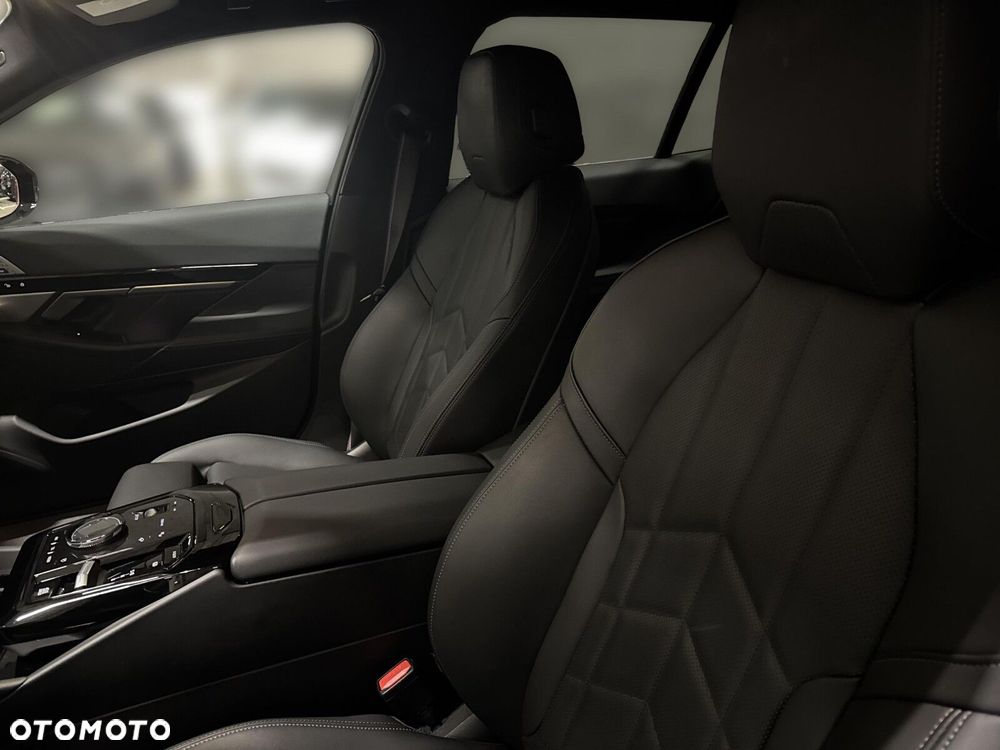 BMW Seria 5 530e xDrive PHEV M Sport - 12