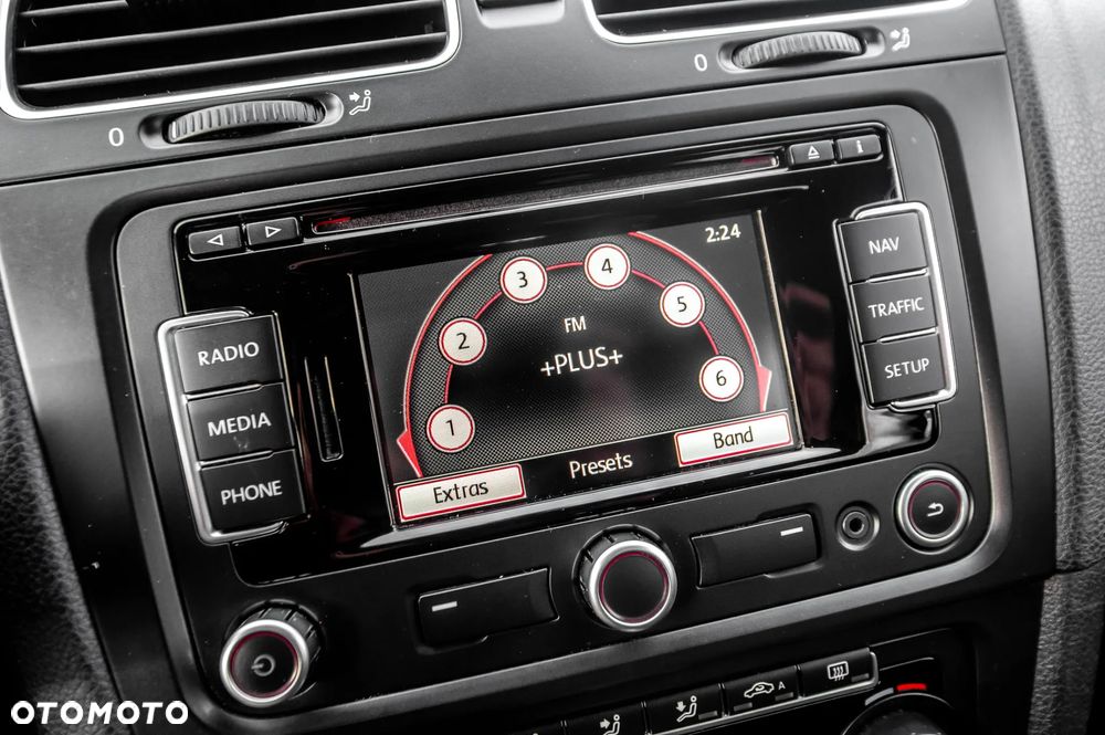 Volkswagen Golf 2.0 GTI DSG adidas - 31